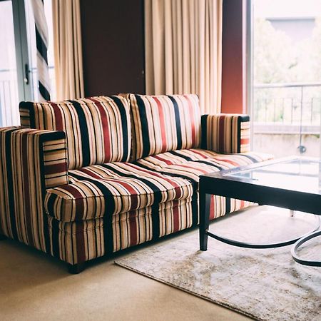 The Parkview Hotel Newtown Mount Kennedy Buitenkant foto