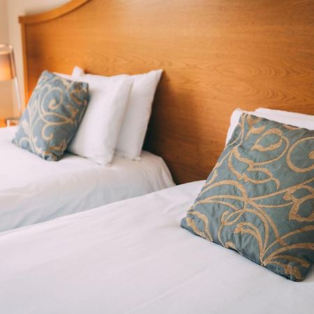 The Parkview Hotel Newtown Mount Kennedy Buitenkant foto