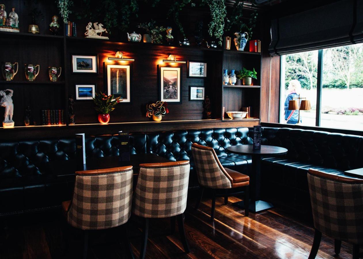 The Parkview Hotel Newtown Mount Kennedy Buitenkant foto