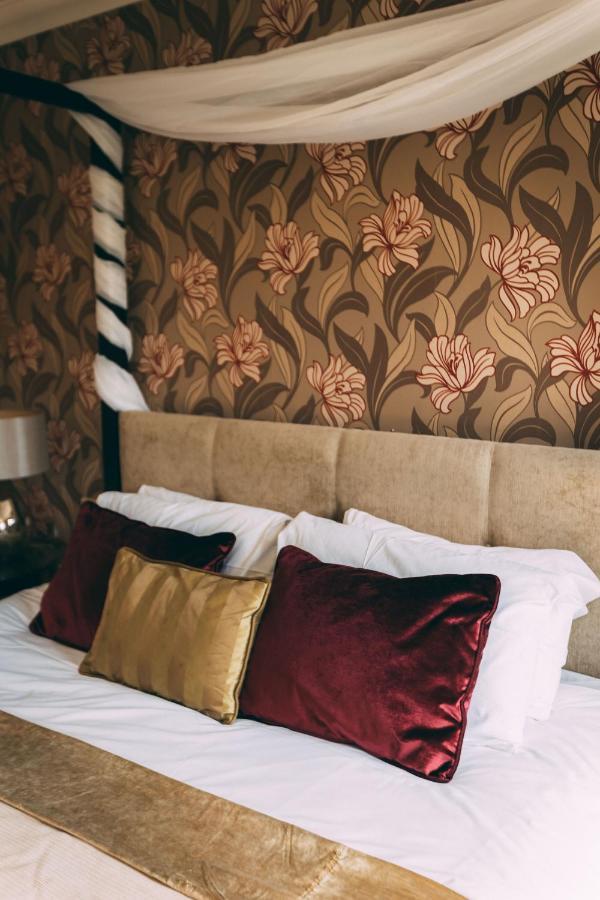 The Parkview Hotel Newtown Mount Kennedy Buitenkant foto