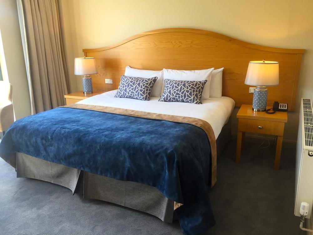 The Parkview Hotel Newtown Mount Kennedy Buitenkant foto